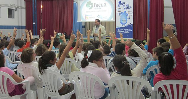 EMPROACSA y Facua renuevan su colaboración para dar continuidad a los talleres ‘1 Gota x 1 Vida’
